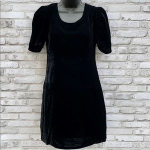 🤍 Short-sleeve Black Velvet Dress 🤍
